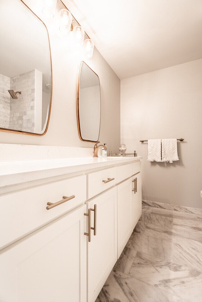 Building Photo - 4727 Jarboe St