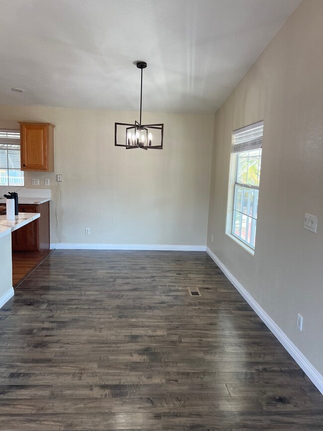 Building Photo - 1750 W Citracado Pkwy