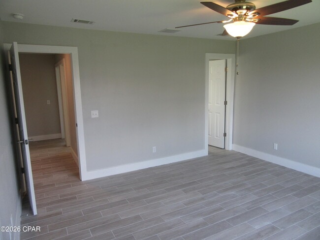 Building Photo - 2708 Amelia Ave