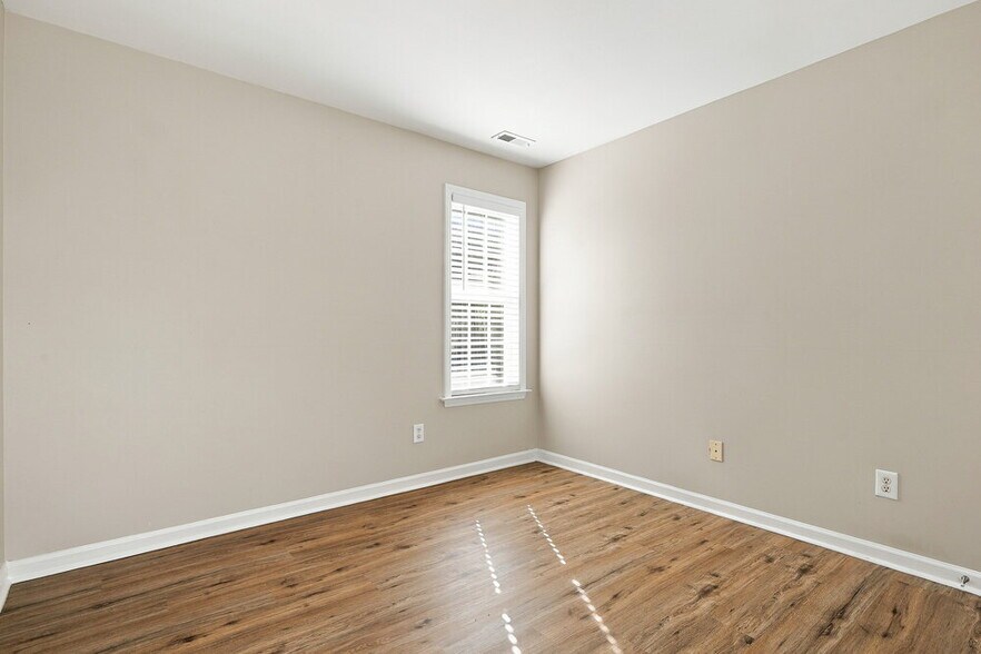 Building Photo - 224 Stansbury Ln