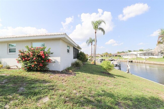 Building Photo - 4 Casa Rio Dr
