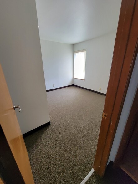 Building Photo - 2204 Assumption St