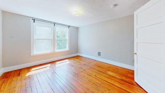 Building Photo - Spacious Apartments in Prime East Rock by East Rock Park!