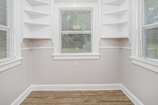 Building Photo - 2BR/1BA Gem in the heart of KC!