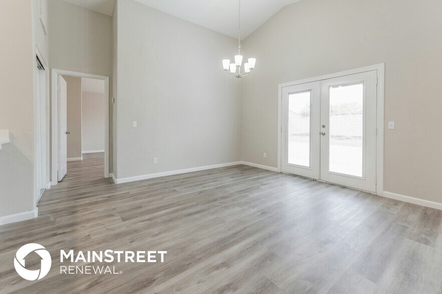 Building Photo - 9008 W Yale St