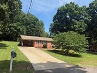 Building Photo - 137 Brady Ln