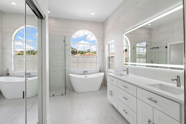 Building Photo - 20321 Hacienda Ct