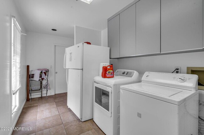 Building Photo - 7 Harvard Ct