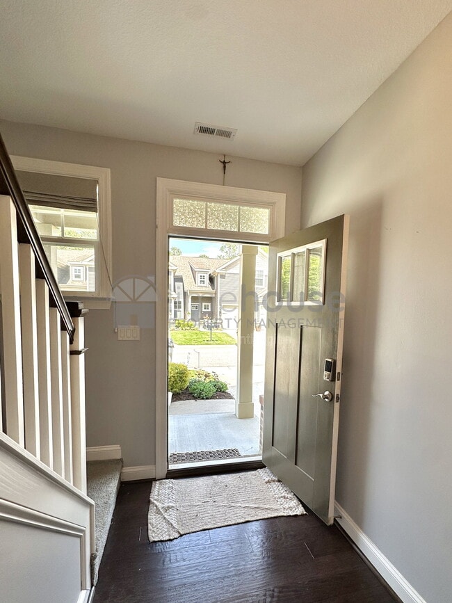 Building Photo - 127 Repose Ln