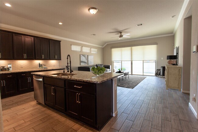 Building Photo - 5826 Euclid Loop