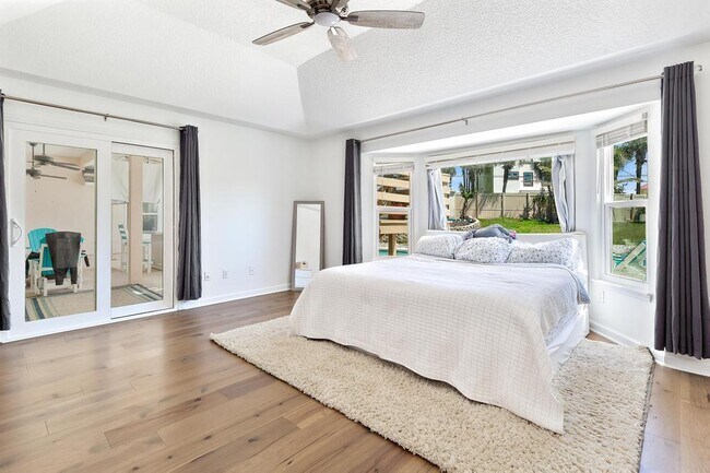 Building Photo - 200 Islamarada Ct