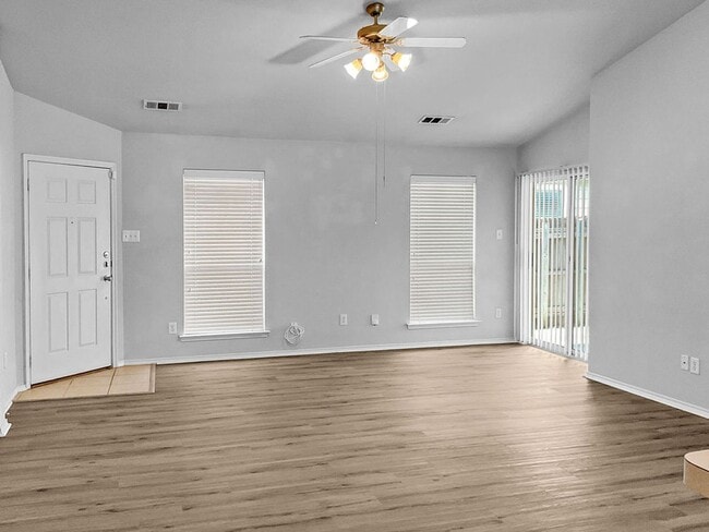 Building Photo - 6521 Regina Dr