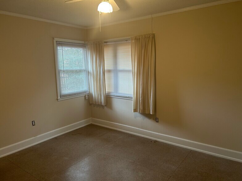 Building Photo - 1234 M Ave