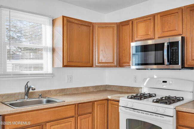 Building Photo - 315 Elizabeth Ave