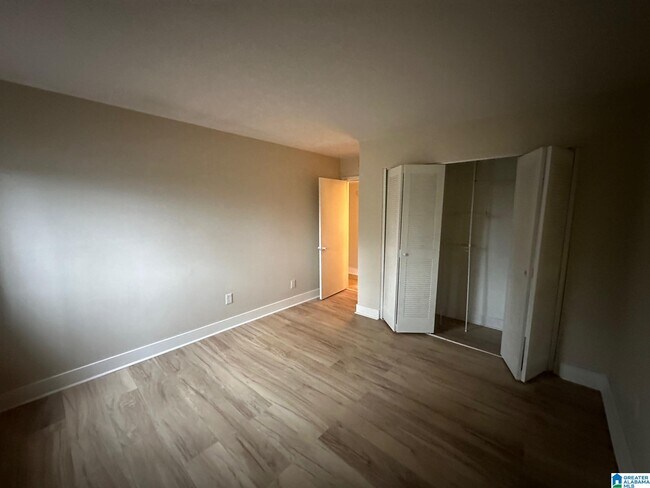 Building Photo - 412 Skyview Dr