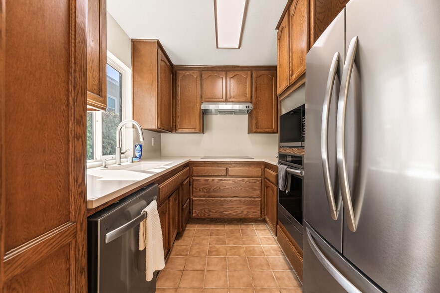 Kitchen - 12011 Rochester Ave