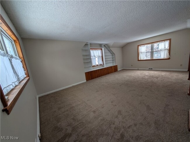 Building Photo - 703 Avondale St