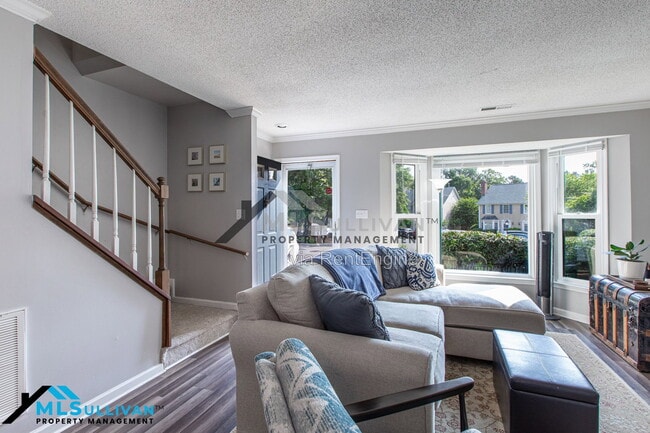 Building Photo - 208 Standish Dr
