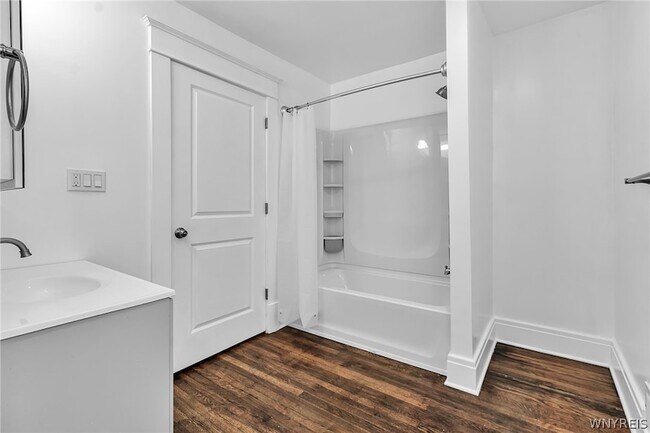 Building Photo - 49 Virgil Ave