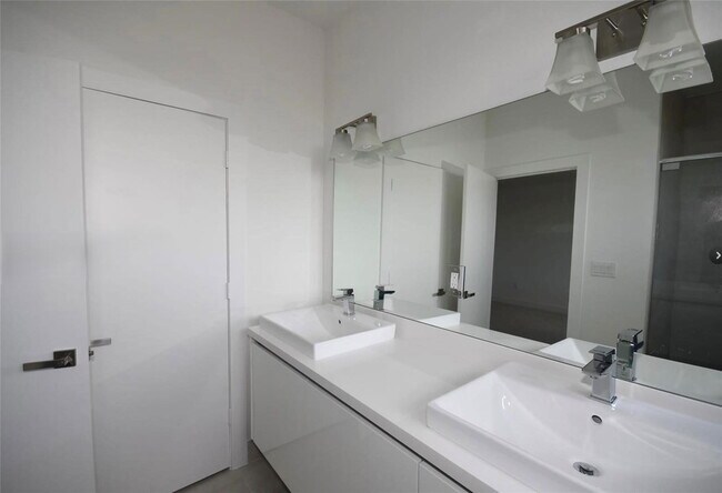 Building Photo - 10259 NW 72nd Terrace