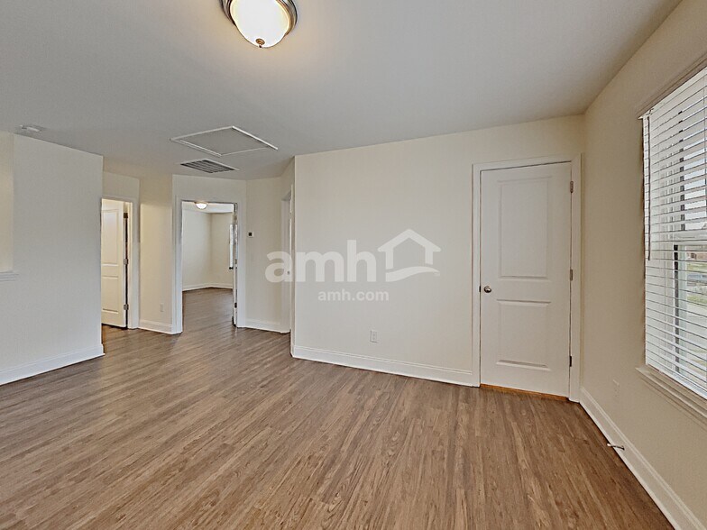 Building Photo - 5153 Jack Byrnes Dr