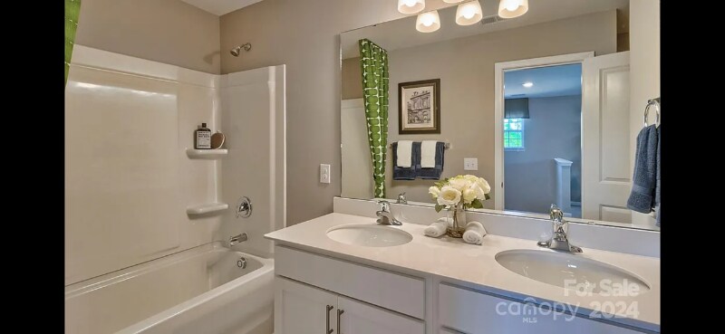 Building Photo - 135 Ashelyn Pk Dr