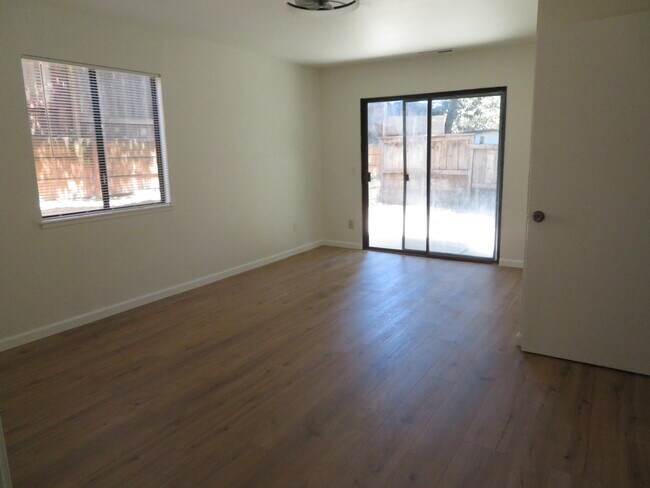 Building Photo - 3407 Mission Dr