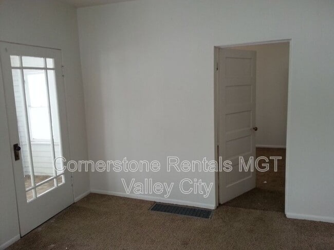 Building Photo - 309 College St SE