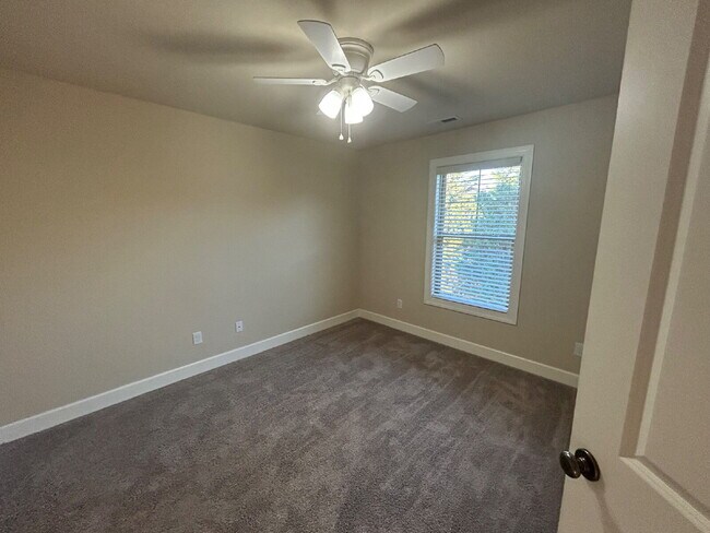 Building Photo - 3-BEDROOM, 2.5-BATH TOWNHOUSE AVAILABLE IN COOPER SQUARE