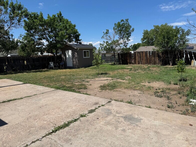 BACK YARD - 5141 Xanadu St
