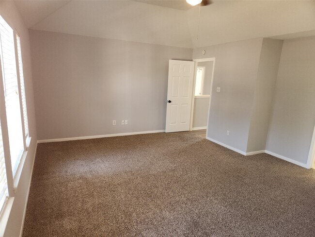 Building Photo - 2611 Anthony-Hay Ln