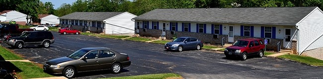 Primary Photo - Blue Pines Apartments
