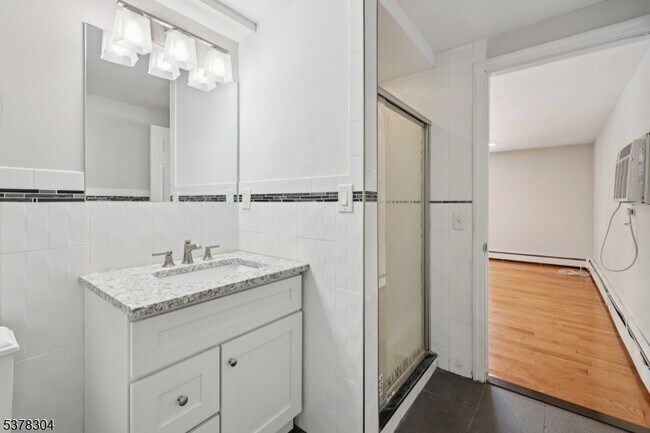 Building Photo - 359 Bogert Ave