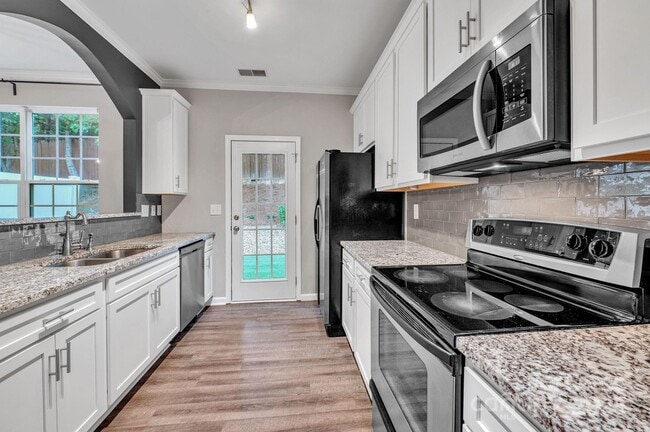Building Photo - 1915 Travertine Ln