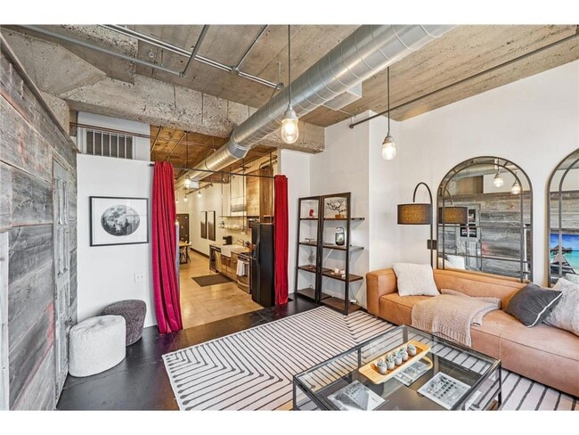 Building Photo - 718 N Washington Ave