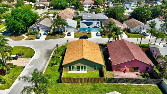 Building Photo - Waterway Cove