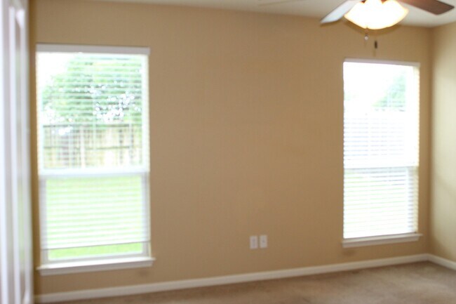 Building Photo - 7707 Bridgepointe Dr