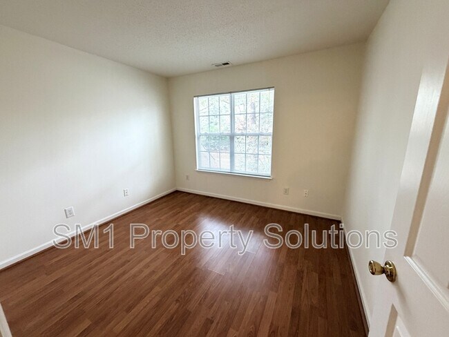 Building Photo - 5106 Bartholomew's Ln