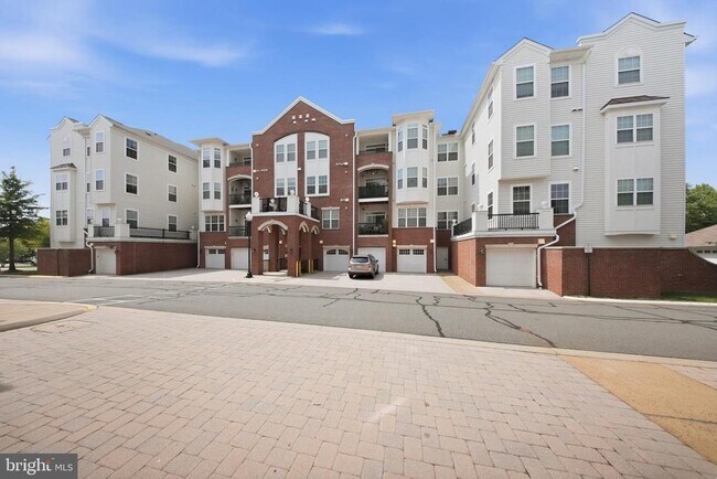 Building Photo - 9202 Charleston Dr