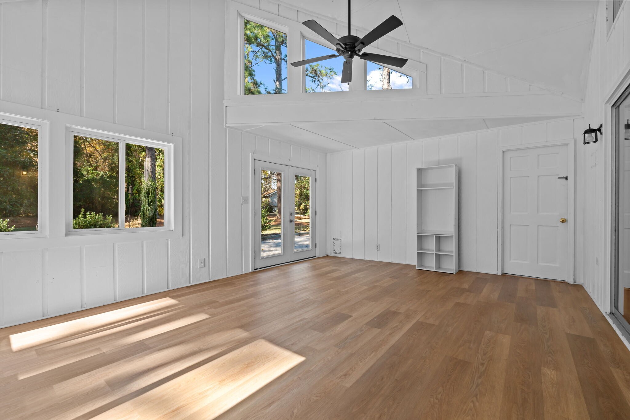 Building Photo - 53 Pine Lake Dr