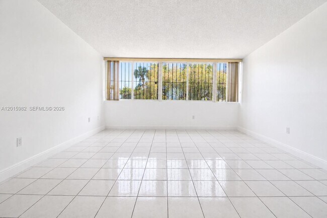 Building Photo - 6326 SW 139th Ct