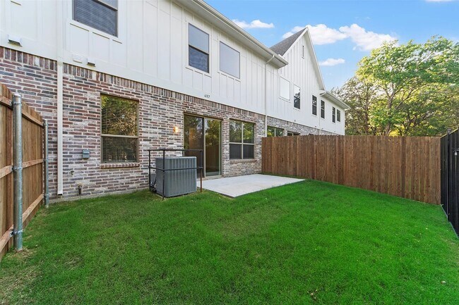 Building Photo - 6349 Mason Ct