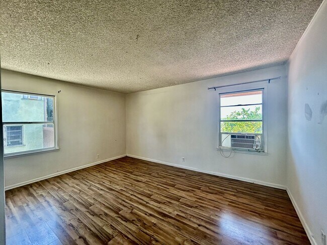 Building Photo - Charming 3 Bed 1 Bath For Rent *$400.00 Of...