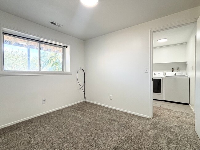 Building Photo - Awesome Remodel with 1 Car Garage!