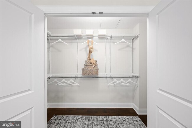 Building Photo - 4915 Hampden Ln