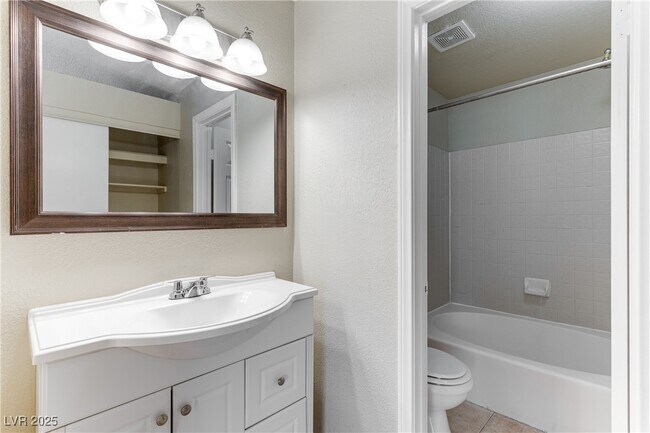 Building Photo - 5037 Souza Dr