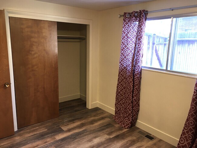 Building Photo - 814 N 700 E