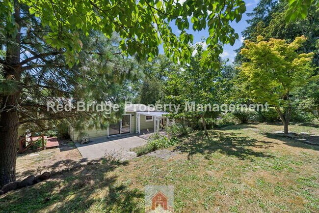 Building Photo - 5025 SW Illinois St