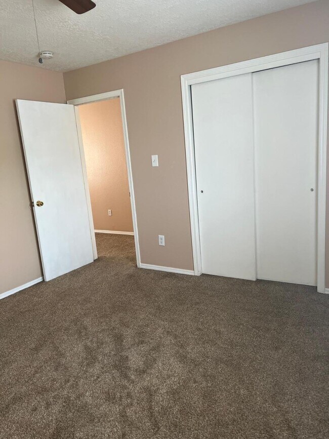 Building Photo - 2804 Quail Pointe Dr NW