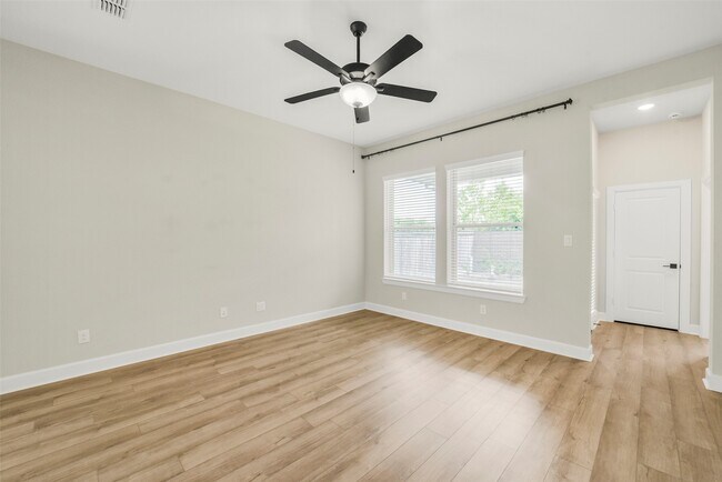 Building Photo - 14918 Mossycup Spur Wy